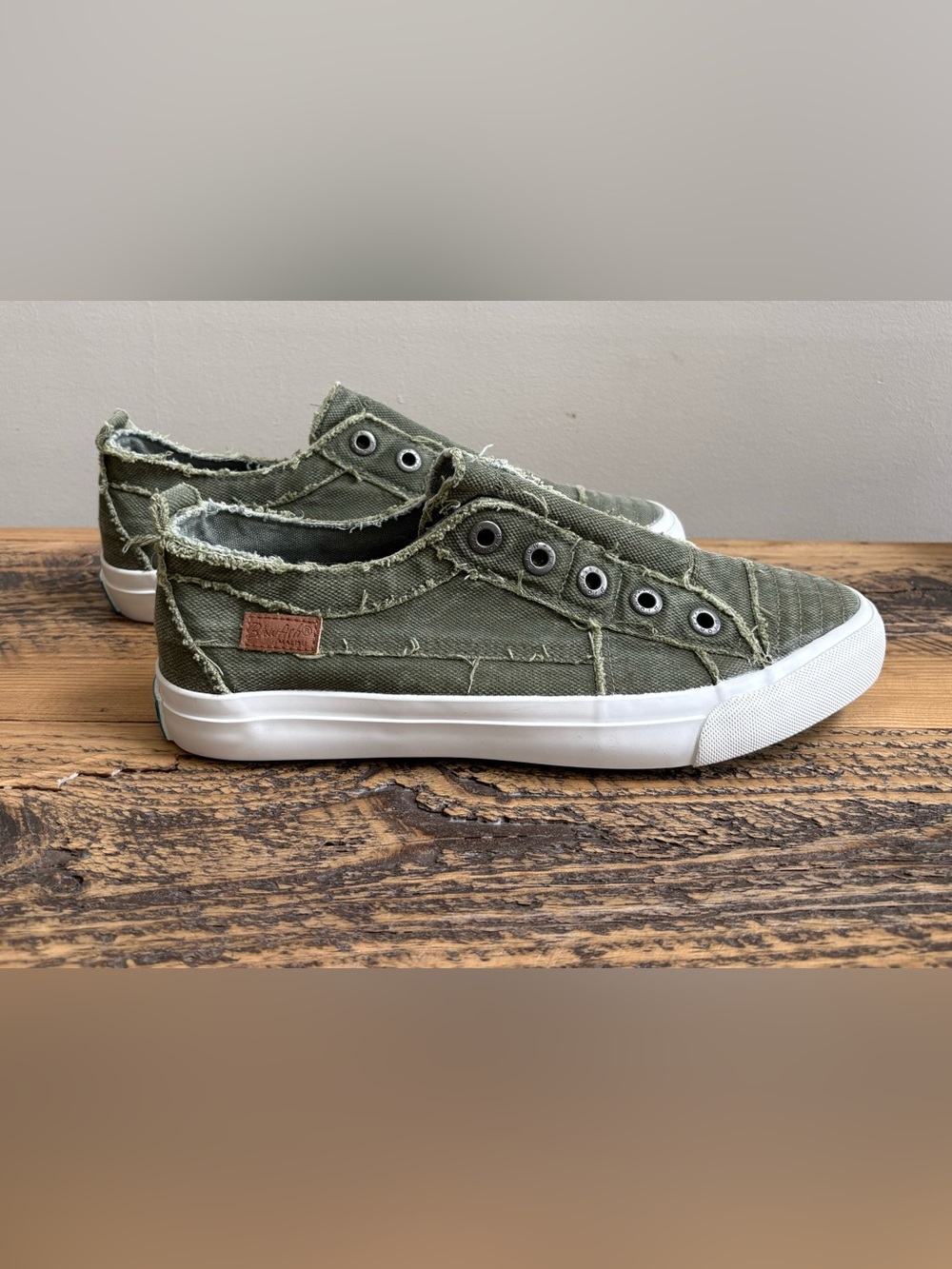 Blowfish Malibu Women's Marley Canvas Slip-On Sneakers Olive Green – Size 9